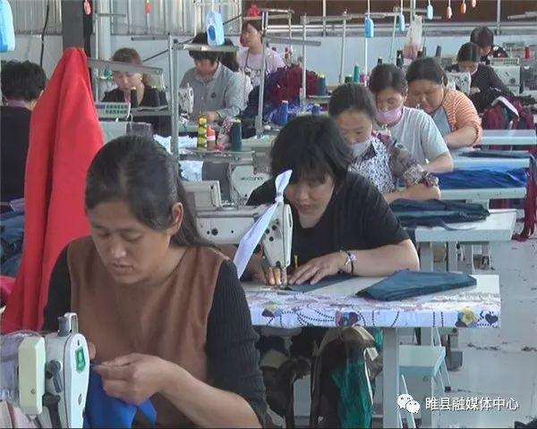 睢县许天寺:工厂建在家门口,村民致富有奔头